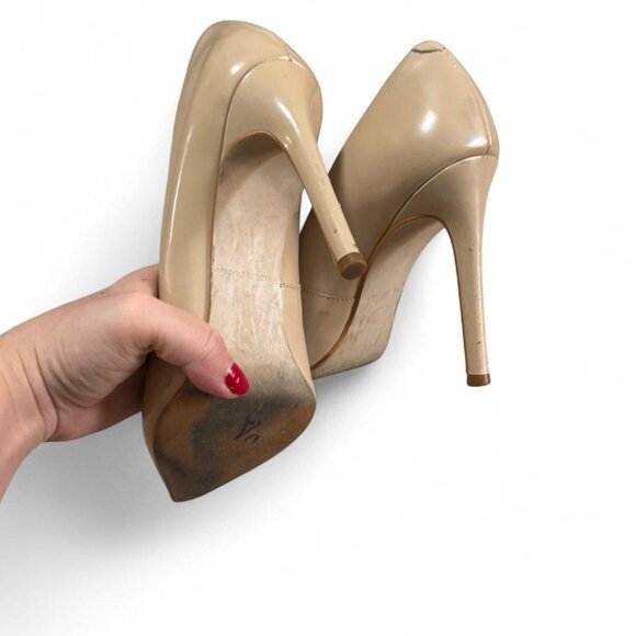 Tan Stiletto Pointed Toe heels - Picture 2 of 6